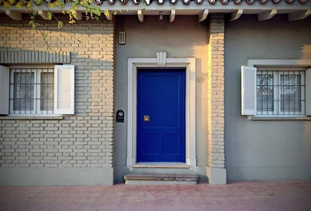 Вилла La Casa De La Puerta Azul Мендоса Экстерьер фото